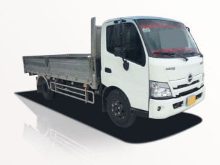 Xe Tải Hino XZU650L Euro 5 1.9 Tấn Thùng Lửng