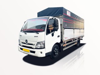 Xe Tải Hino XZU720L Euro 5 3.5 Tấn Thùng Bạt
