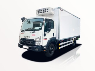 Xe Tải Đông Lạnh Isuzu FRR90NE5 5.8 Tấn