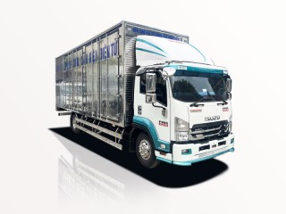 Xe Tải Isuzu FRR90QE5 5.5 Tấn Chở Pallet Chứa Cấu Kiện Điện Tử