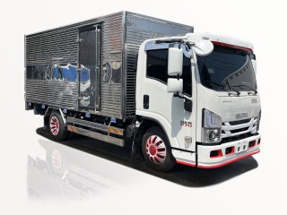 Xe Tải Isuzu QMR77HE5 2.5 Tấn Thùng Kín
