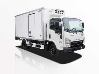 Xe Tải Đông Lạnh Isuzu QMR77HE5 2.4 Tấn