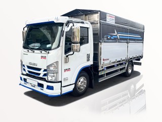 Xe Tải Isuzu QMR77HE5 2.8 Tấn Thùng Bạt