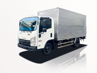 Xe Tải Isuzu QMR77HE5A 2.3 Tấn Thùng Kín