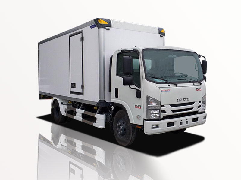 Xe Tải Isuzu NQR75LE4 5.5T - 5T5 - 5.5 Tấn Thùng Bảo Ôn Giá Cực Hấp Dẫn