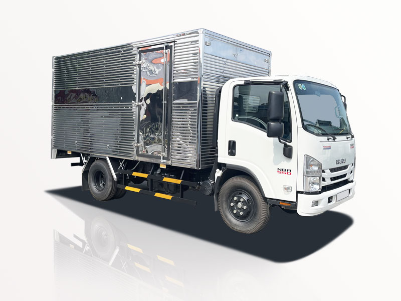 Xe Tải Isuzu NQR75LE4 5.5T - 5T5 - 5.5 Tấn Thùng Kín Xe Giao Tận Nơi