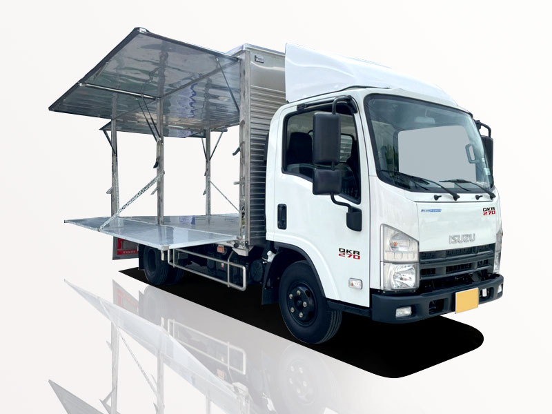 Xe Tải Isuzu QMR77HE4 2.2 Tấn Thùng Kín Cánh Dơi