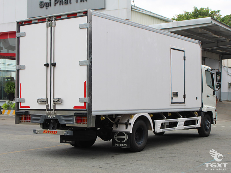 Xe Tải Hino FC9JNTC 6.5 Tấn Thùng Bảo Ôn