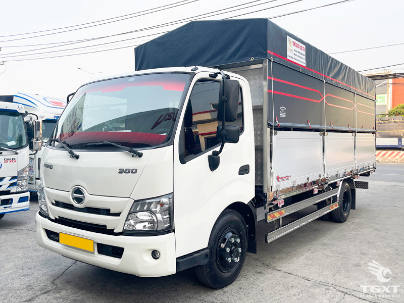 Xe Tải Hino XZU720L Euro 5 3.5 Tấn Th&ugrave;ng Bạt