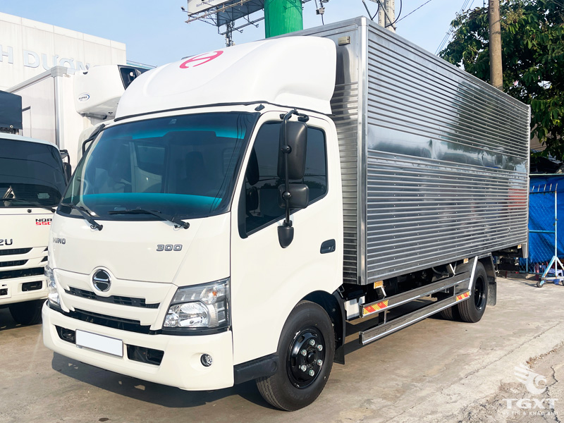Xe Tải Hino XZU720L Euro 5 3.5 Tấn Th&ugrave;ng K&iacute;n