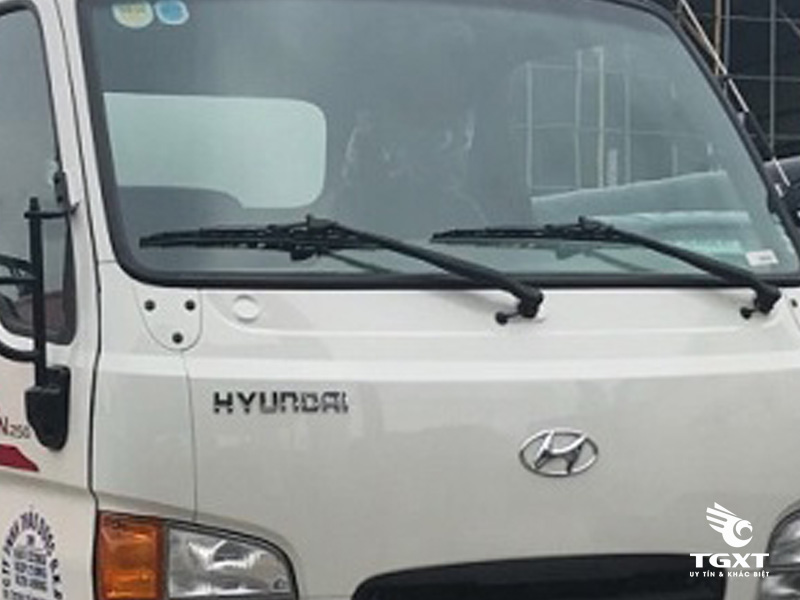 Xe Tải Hyundai New Mighty N250 2T4 Thùng Kín Gắn Bửng Nâng