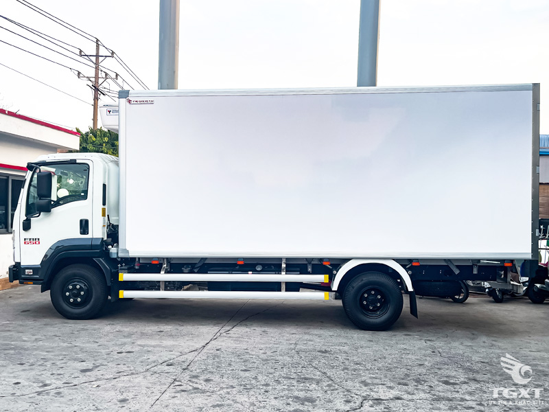 Xe Tải Đ&ocirc;ng Lạnh Isuzu FRR90NE5 5.8 Tấn