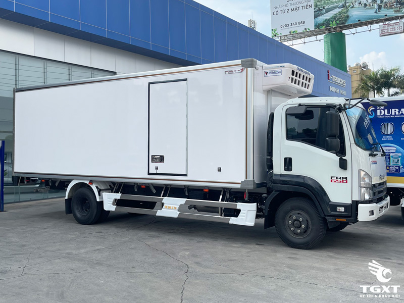 Xe Tải Isuzu FRR90QE5 5 Tấn Thùng Đông Lạnh