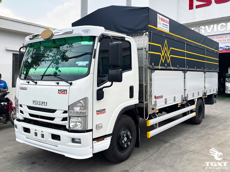 Xe Tải Isuzu NQR75ME5 5.5 Tấn Thùng Bạt