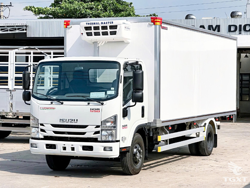 Xe Tải Đ&ocirc;ng Lạnh Isuzu NQR75ME5 5 Tấn