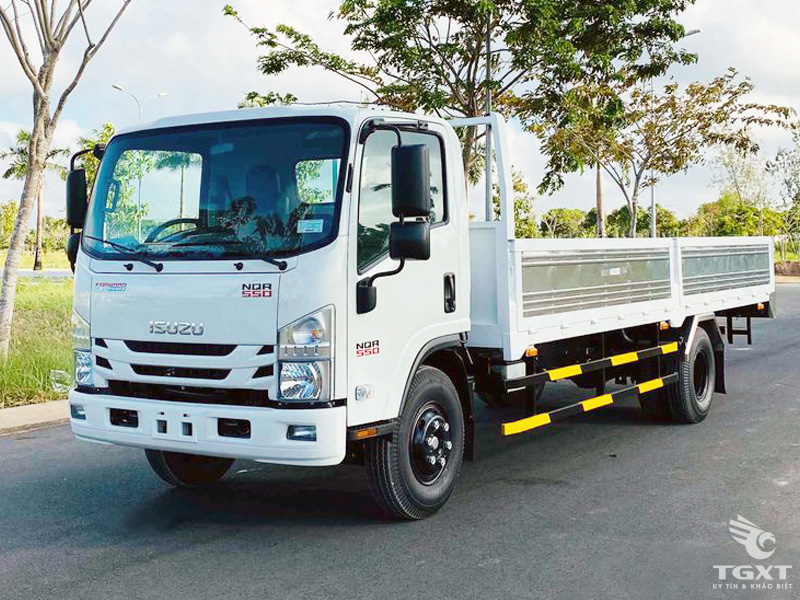 Xe Tải Isuzu NQR75ME5 5.5 Tấn Thùng Lửng