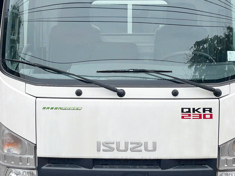 Xe Tải Isuzu QLR77FE5 2.3 Tấn Thùng Lửng