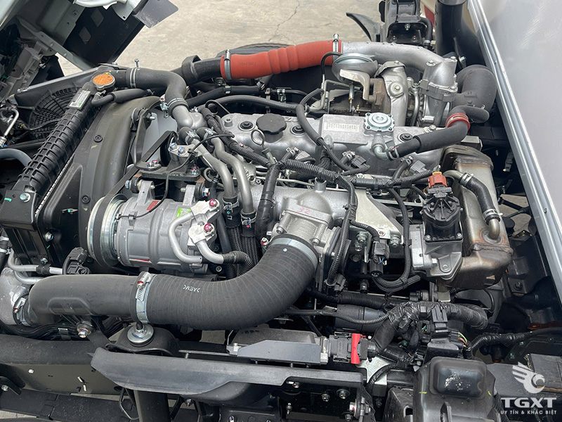 Xe Tải Isuzu QLR77FE5B 1.5 Tấn Th&ugrave;ng Bạt