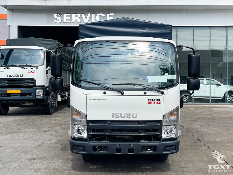 Xe Tải Isuzu QMR77HE5A 2.3 Tấn Th&ugrave;ng Bạt