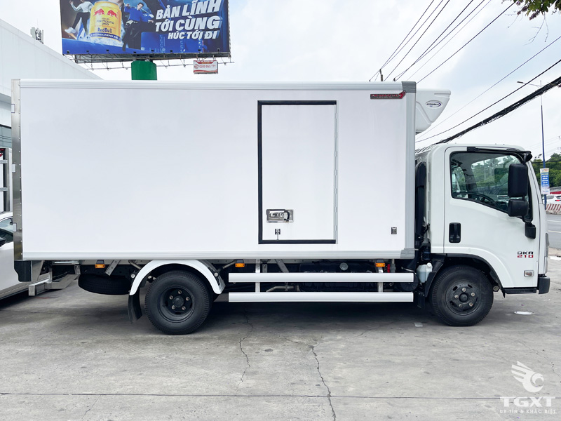 Xe Tải Isuzu QMR77HE5A 1.9 Tấn Th&ugrave;ng Đ&ocirc;ng Lạnh