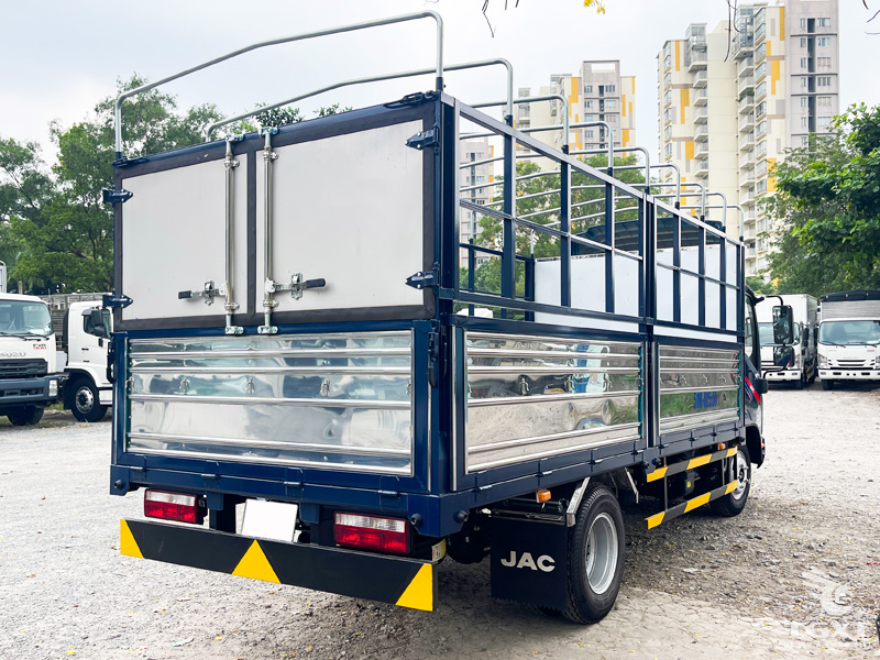 Gi&aacute; Xe Tải Jac N250S E5 Th&ugrave;ng Bạt Tải Trọng 2.3 Tấn
